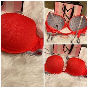 VICTORIA SECRET BRA NEW